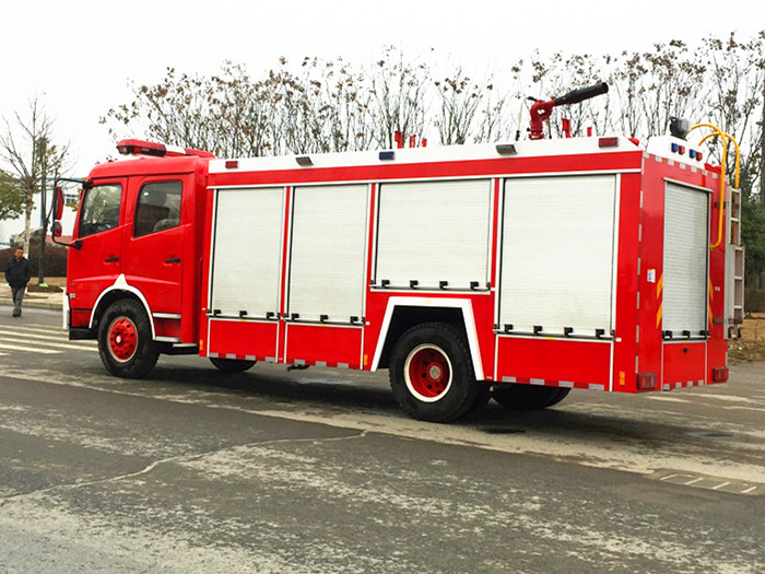 6噸東風(fēng)天錦泡沫消防車